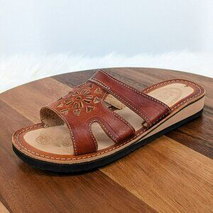 Giovanni DNavarro Artesanias Sandals 7 Brown Slip On Slide Tooled Lightweight